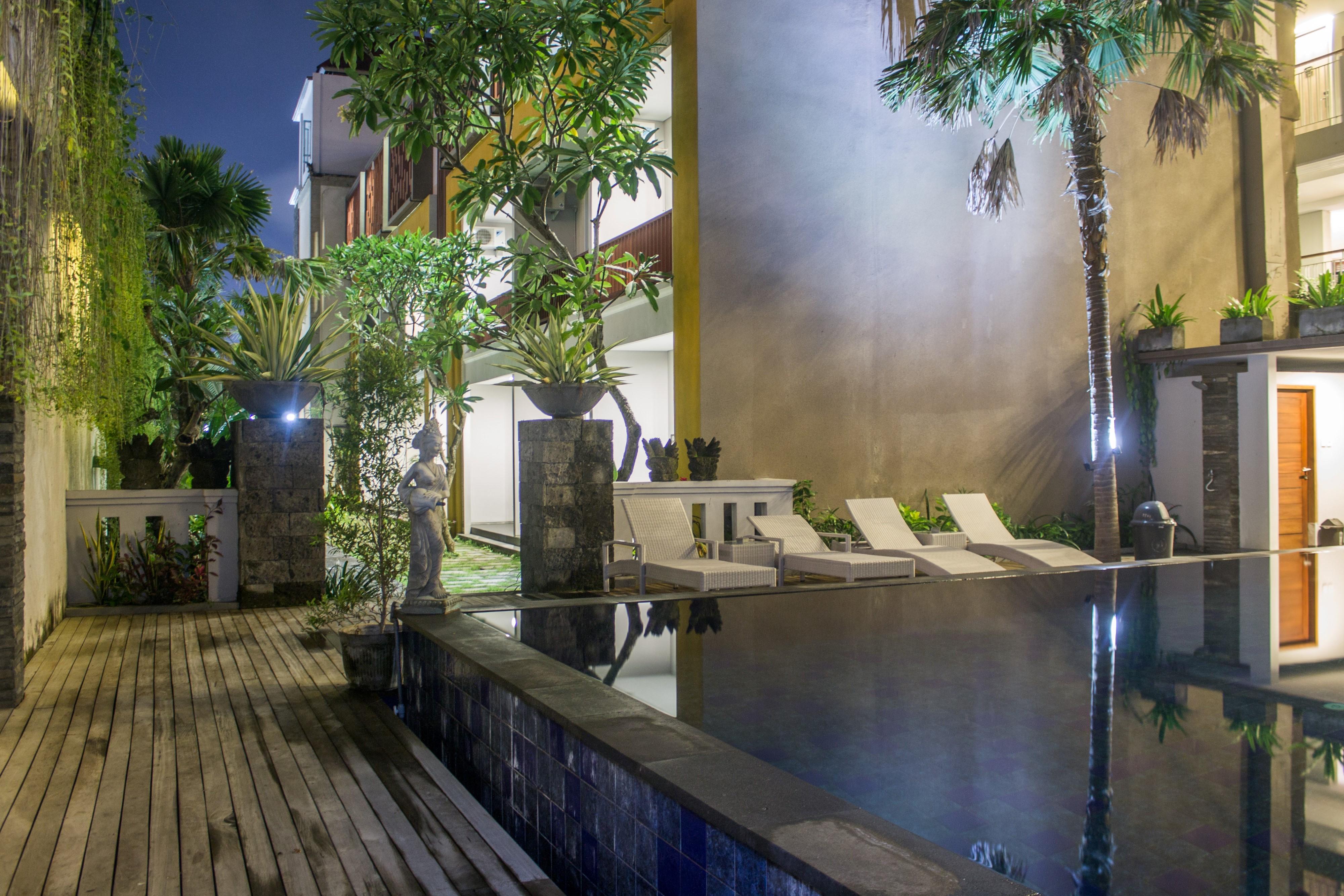 Transera Kamini Legian Hotel Extérieur photo