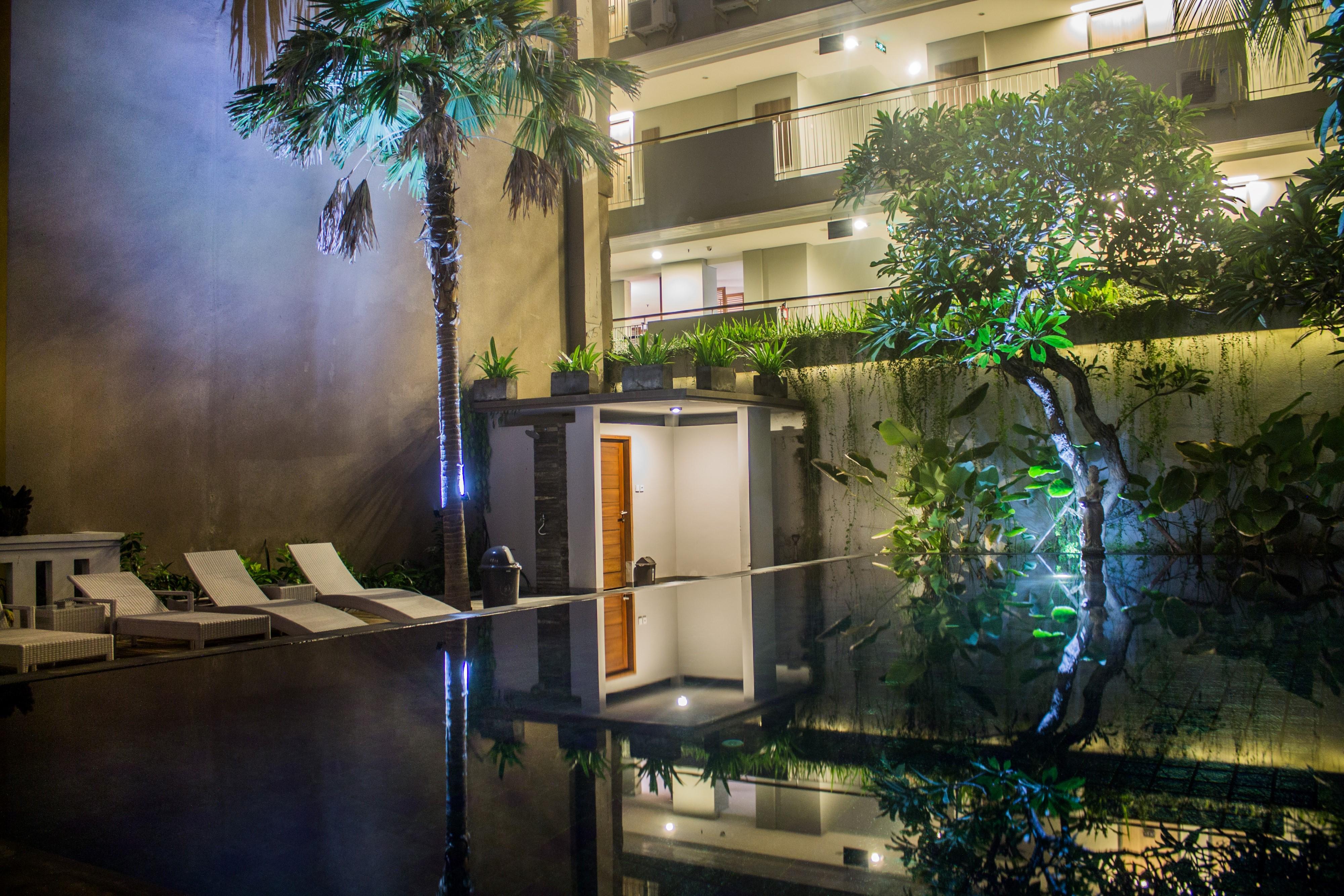 Transera Kamini Legian Hotel Extérieur photo
