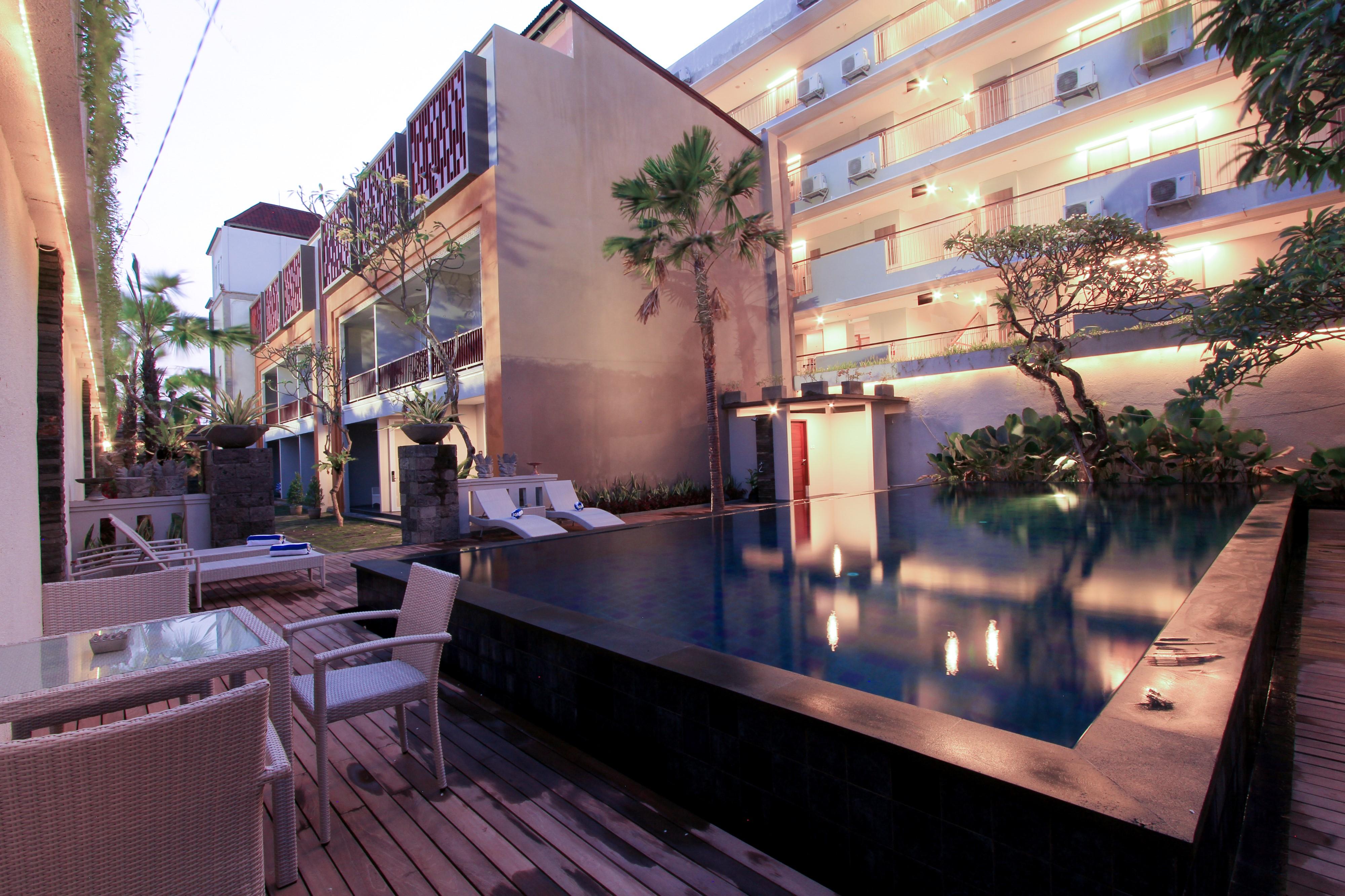 Transera Kamini Legian Hotel Extérieur photo