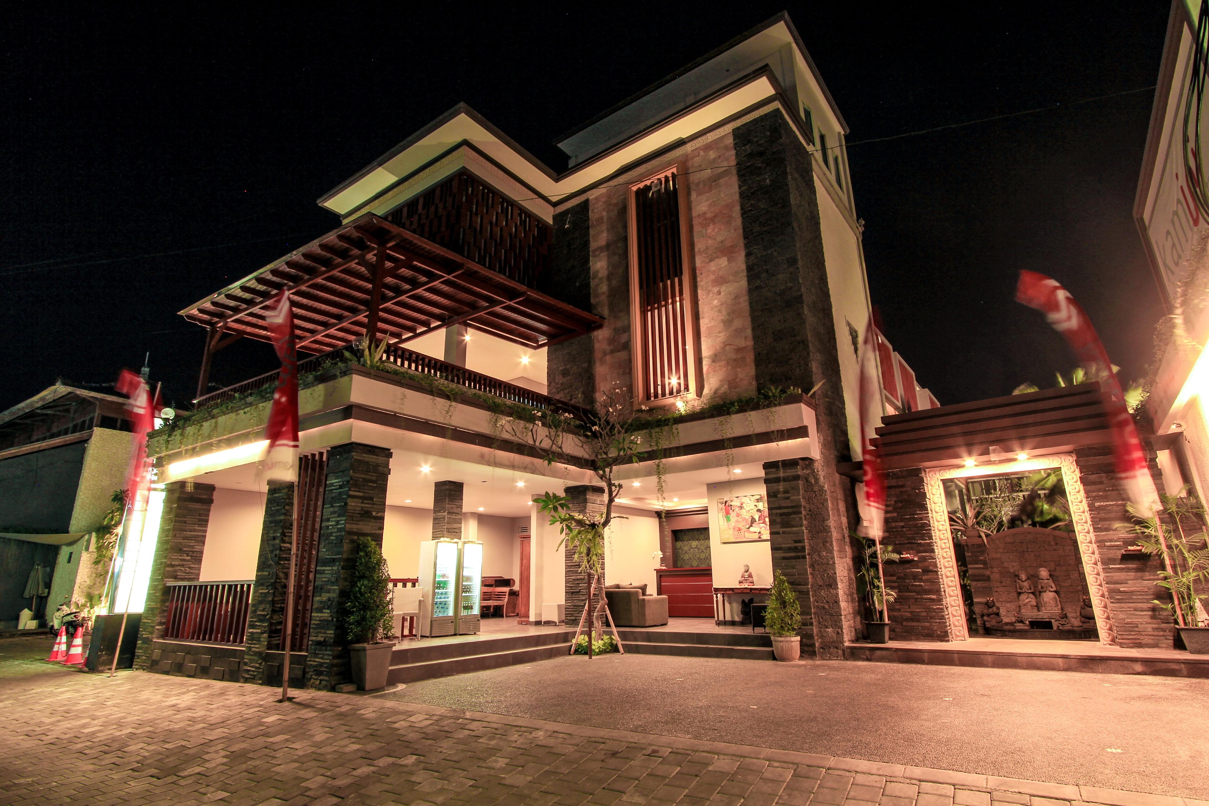 Transera Kamini Legian Hotel Extérieur photo