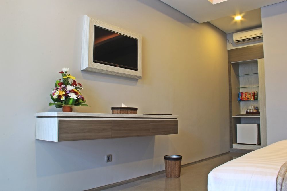 Transera Kamini Legian Hotel Extérieur photo