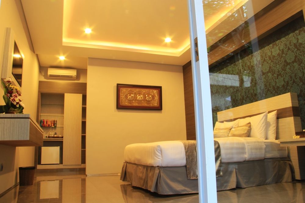 Transera Kamini Legian Hotel Extérieur photo