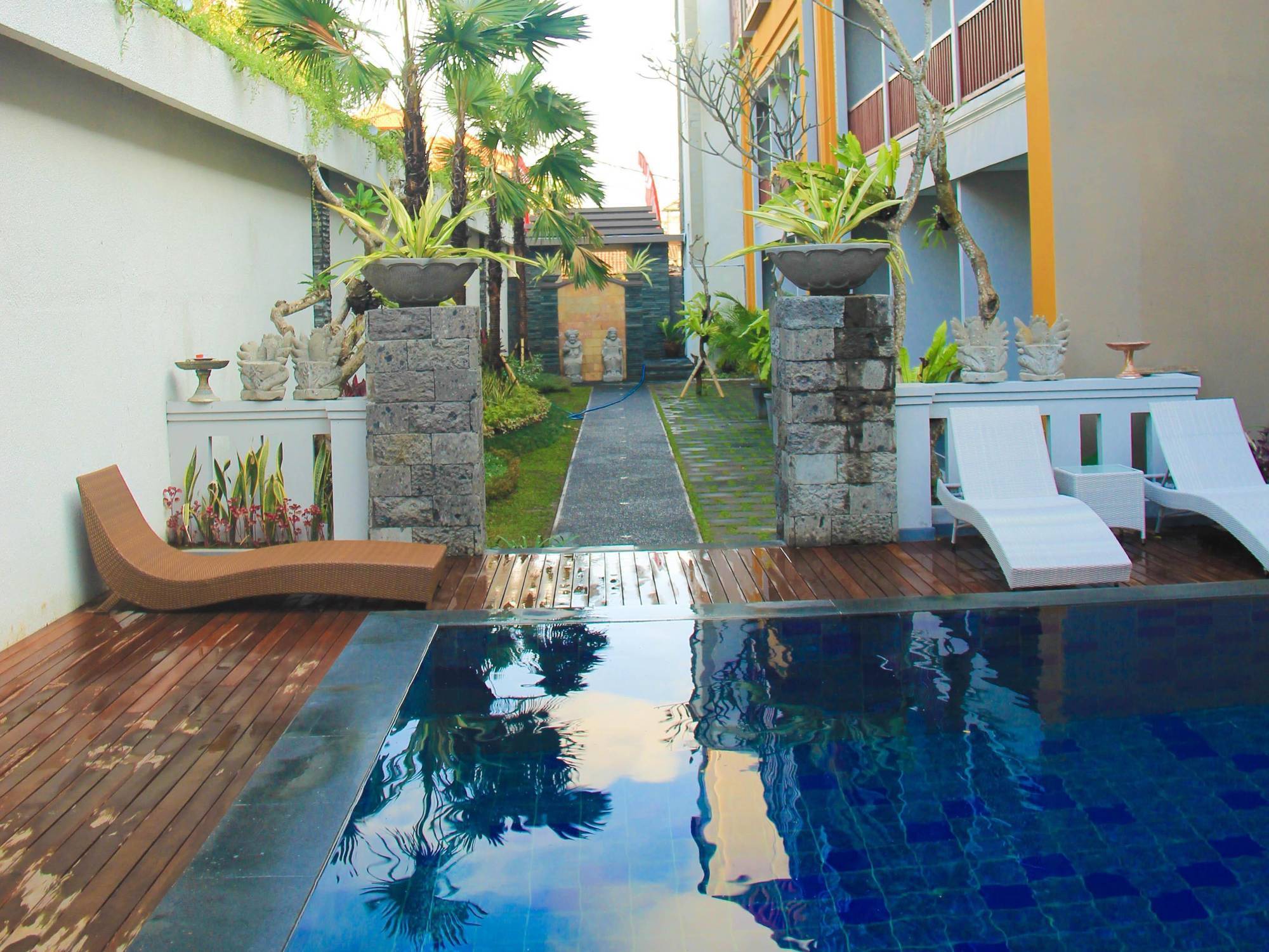 Transera Kamini Legian Hotel Extérieur photo