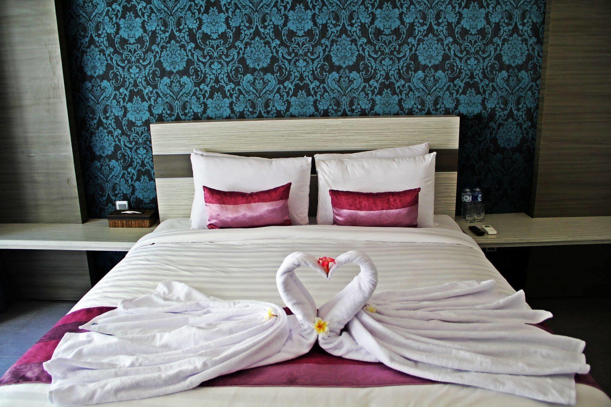 Transera Kamini Legian Hotel Extérieur photo