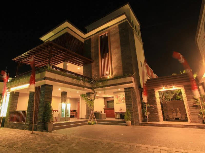 Transera Kamini Legian Hotel Extérieur photo