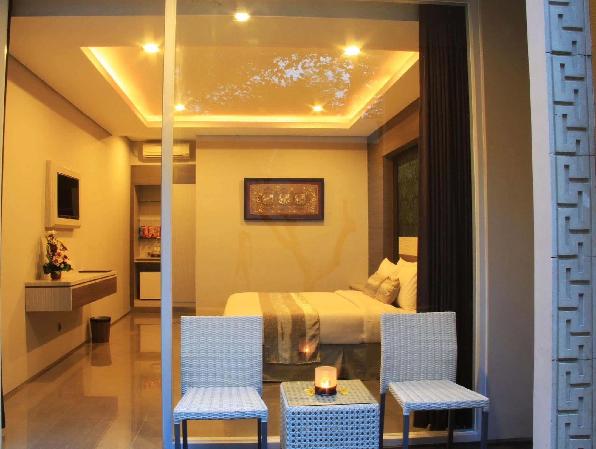 Transera Kamini Legian Hotel Extérieur photo
