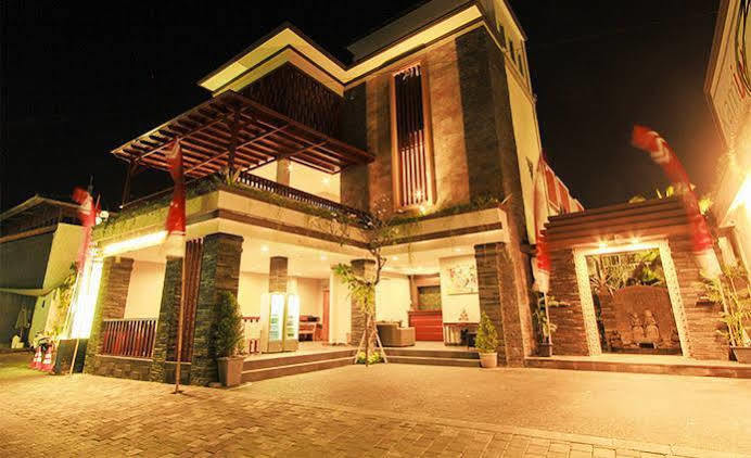 Transera Kamini Legian Hotel Extérieur photo