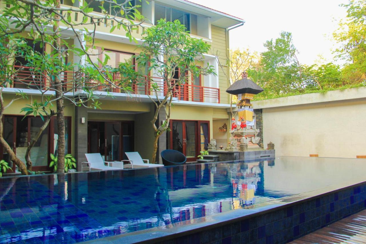 Transera Kamini Legian Hotel Extérieur photo