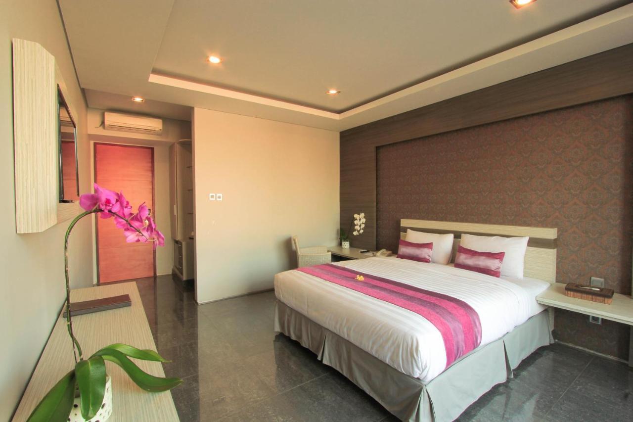 Transera Kamini Legian Hotel Extérieur photo