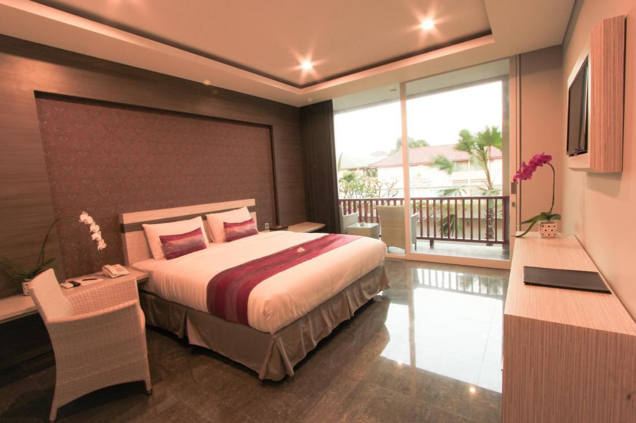 Transera Kamini Legian Hotel Extérieur photo